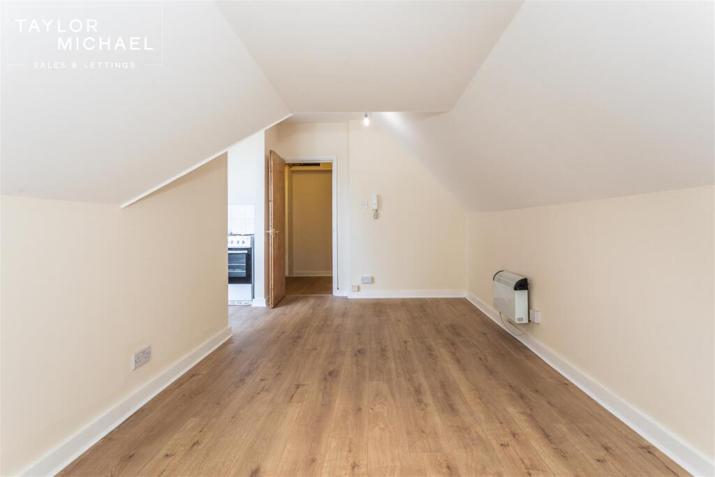 Apartment in Brighton - More