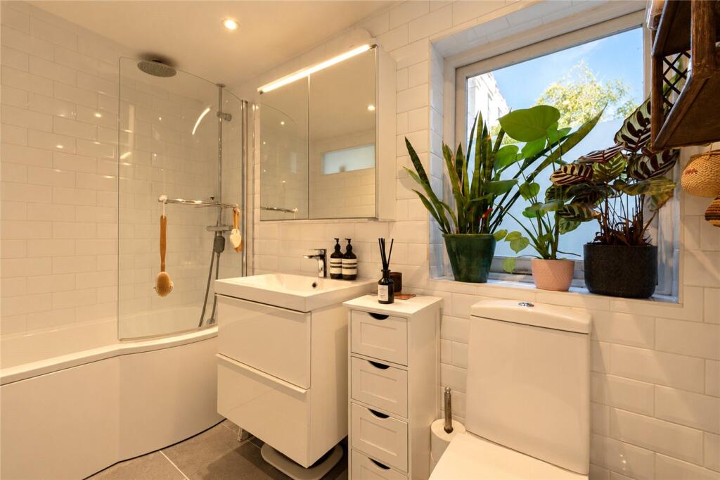 Apartment in London - More