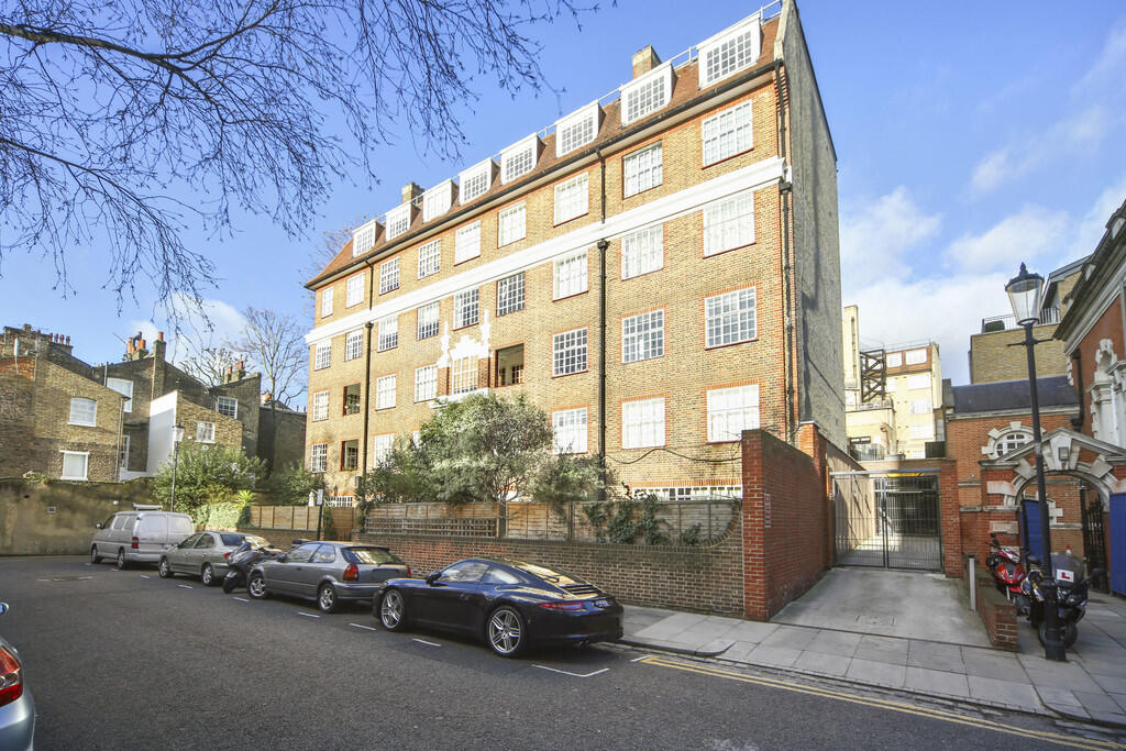 Main image of property: Kings Court South, Chelsea Manor Gardens
