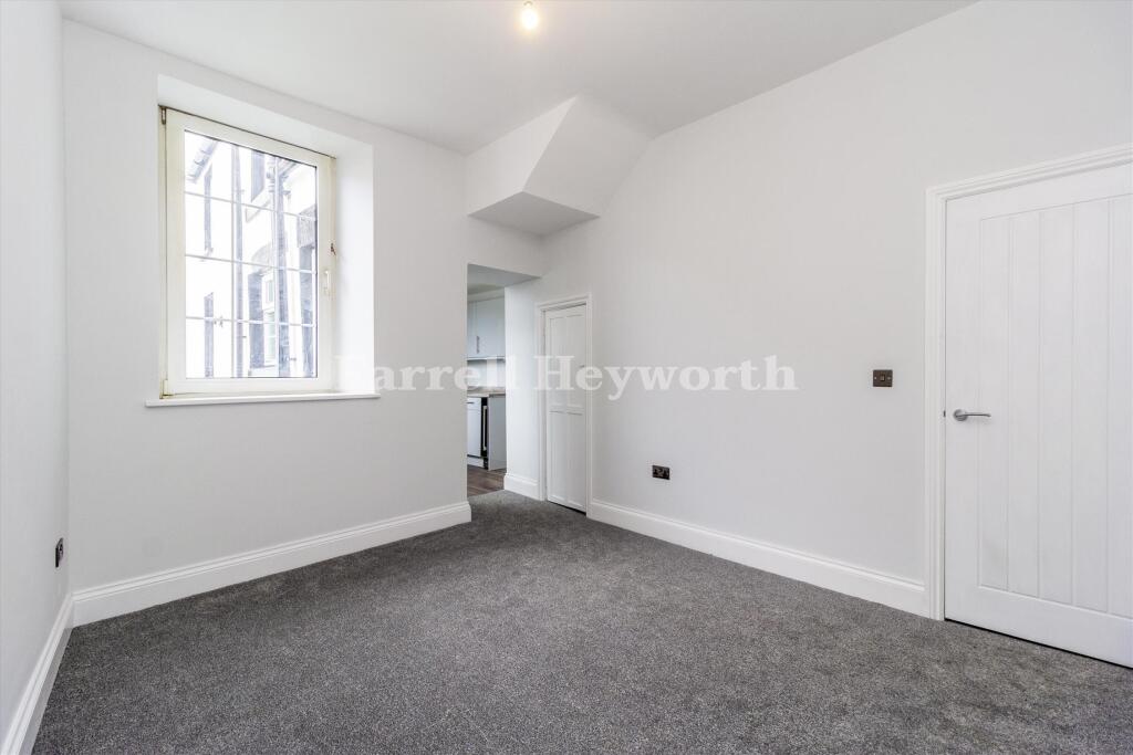House in Lancaster - View 5