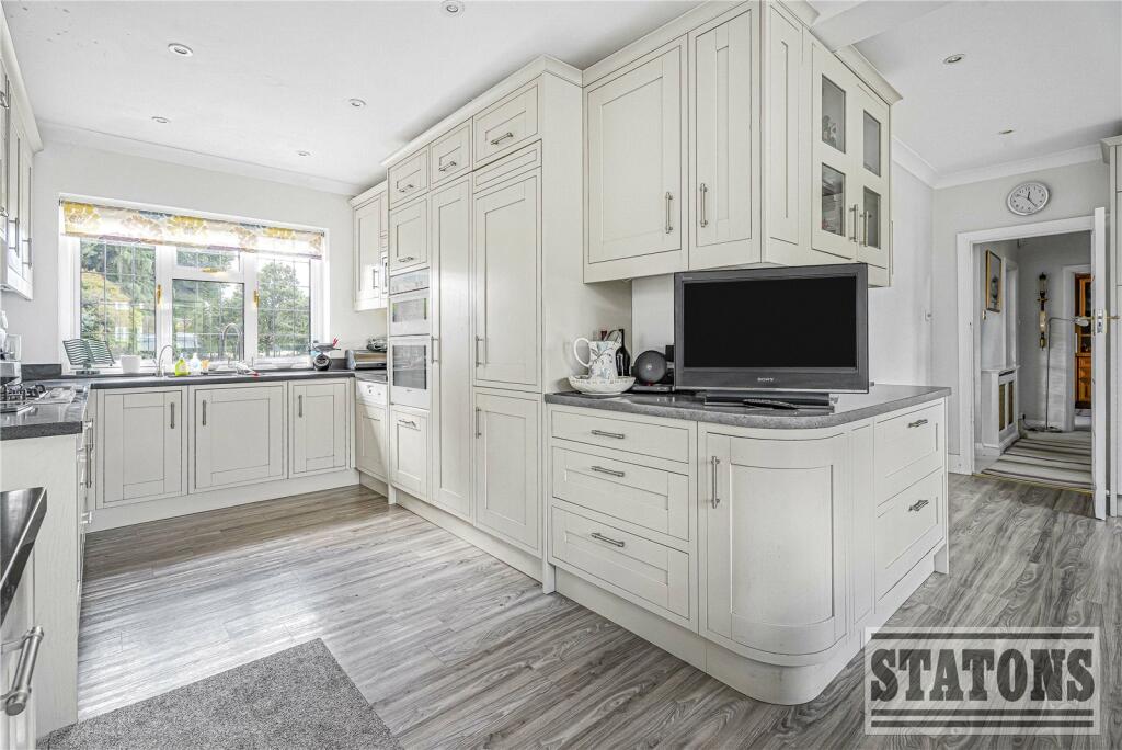 Additional image 13 of Mymms Drive, Brookmans Park, Hertfordshire, AL9