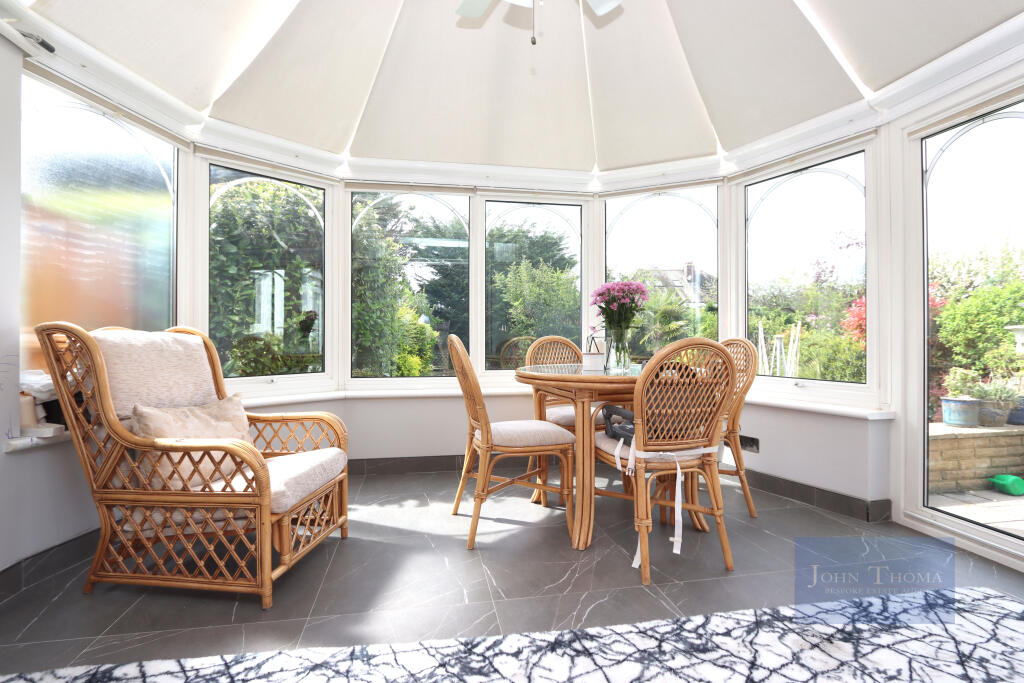 Fontayne Avenue, Chigwell, Essex, IG7 – pohled 6