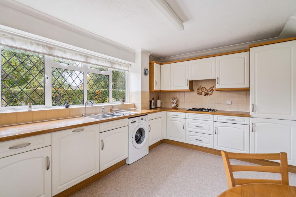 Nairdwood Lane, Prestwood, HP16 photo 3
