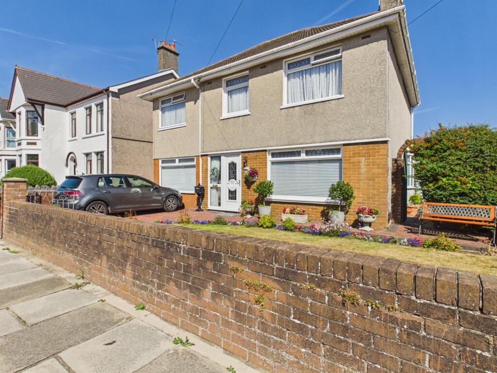 Main image of property: Queens Avenue, Porthcawl