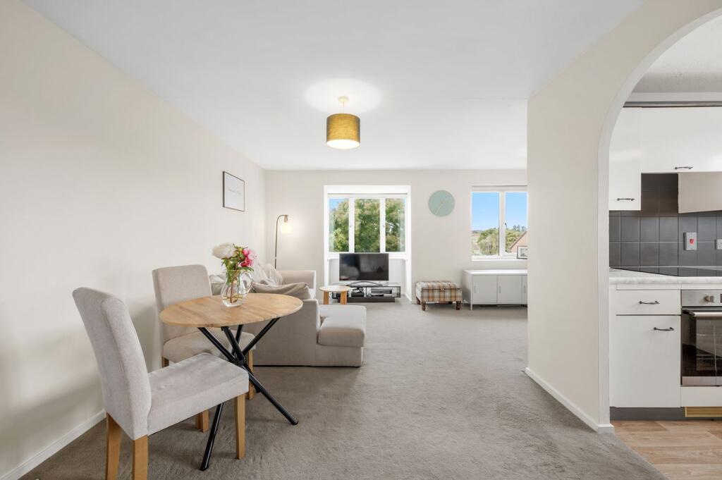Apartment in Kingston upon Thames - View 5