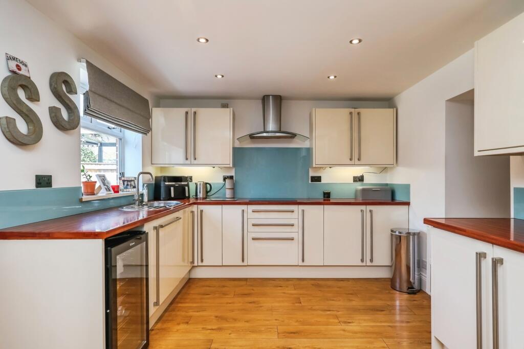 Watnall Road, Hucknall, Nottingham, Nottinghamshire, NG15 - View 6