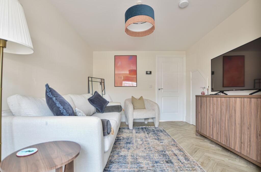 House in Worcester - View 5