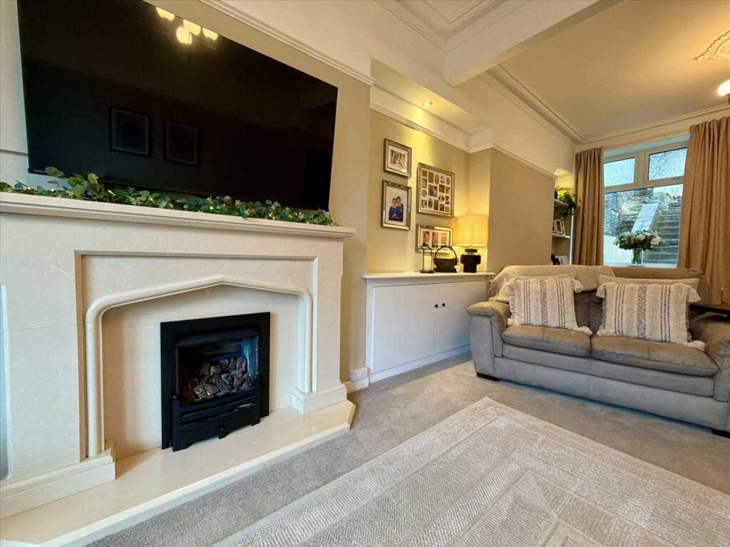 House in Ton Pentre, Pentre - More