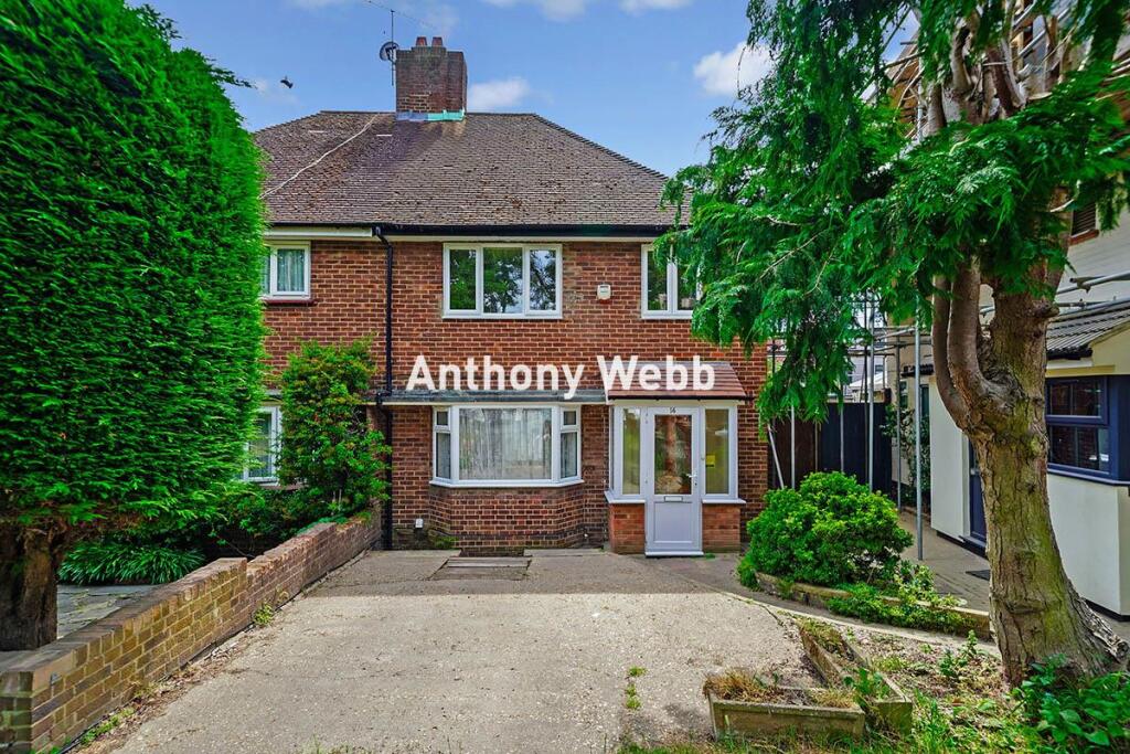 Main image of property: Farndale Avenue, London N13