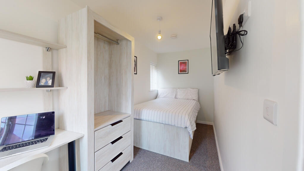 House in Leicester - More