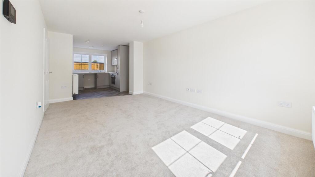 House in Nottingham - View 5