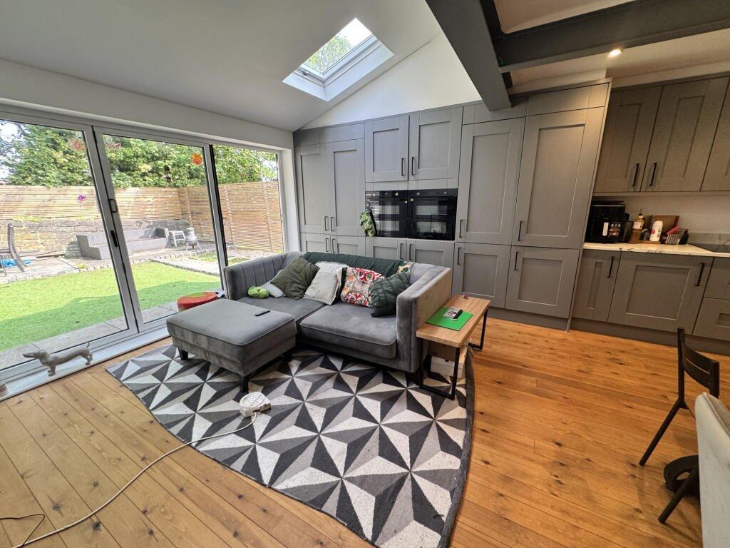 House in Leeds, West Yorkshire - View 4