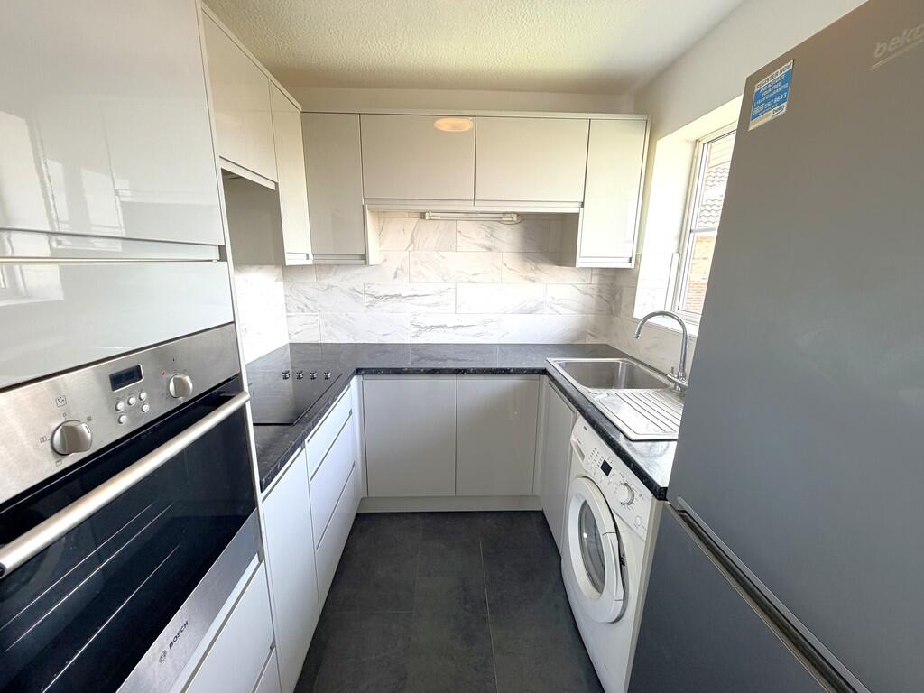 Apartment in Poole - View 3