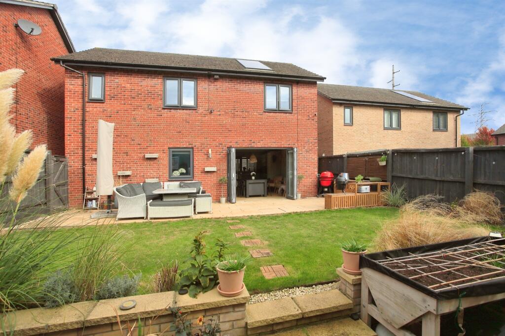 House in Peterborough, New Fletton - View 2