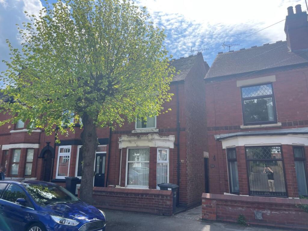 Main image of property: 32 Earls Road, Nuneaton, CV11 5HT