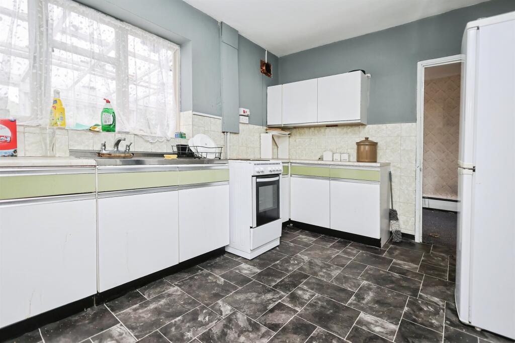 House in Birmingham, West Midlands - View 4