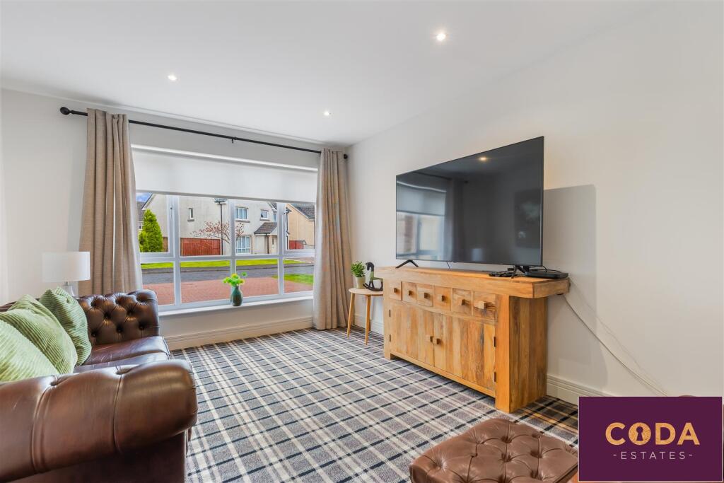 House in Glasgow, Campsie Meadows, Robroyston - More