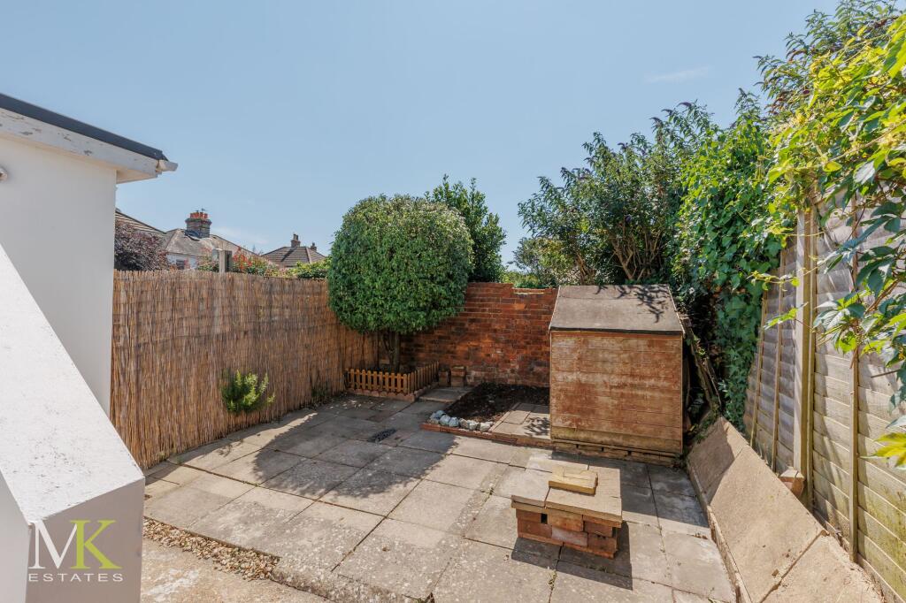 Apartment in Christchurch, Pokesdown, Bournemouth - View 2