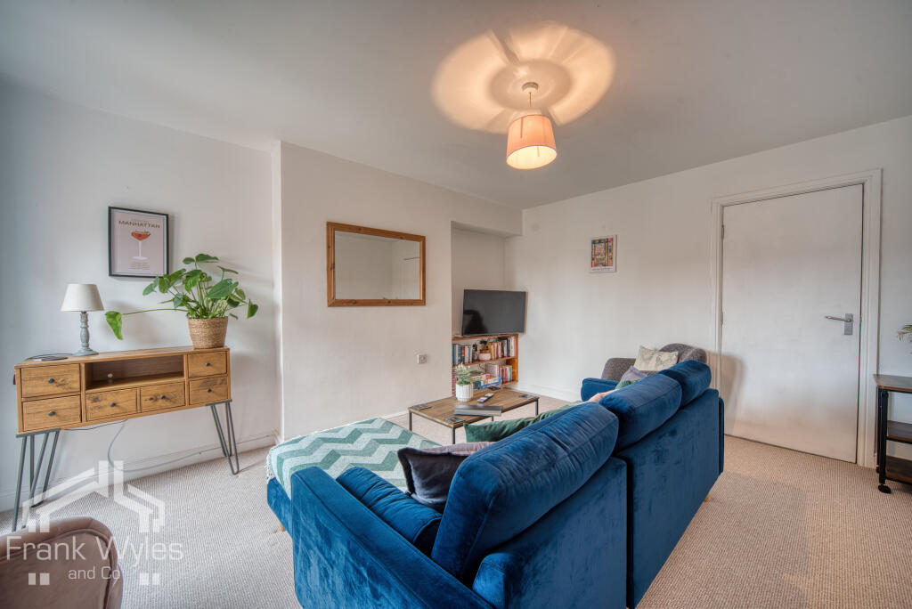 Flat 2, 25 Glen Eldon Road, Lytham St. Annes, Lancashire photo 4