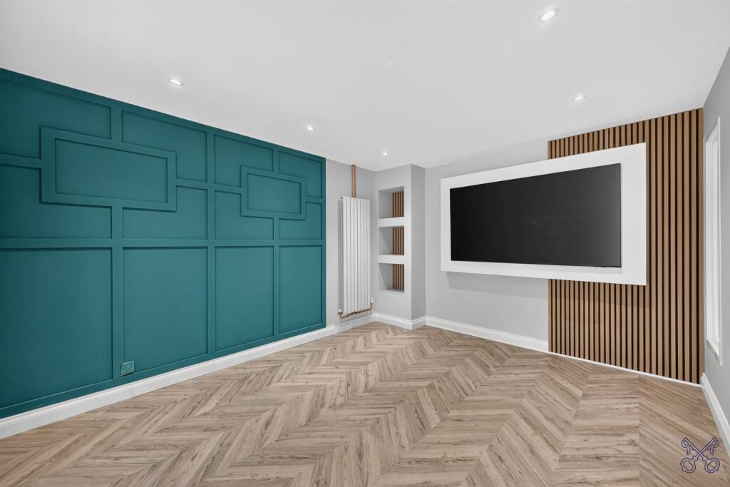 House in Worcester - View 2