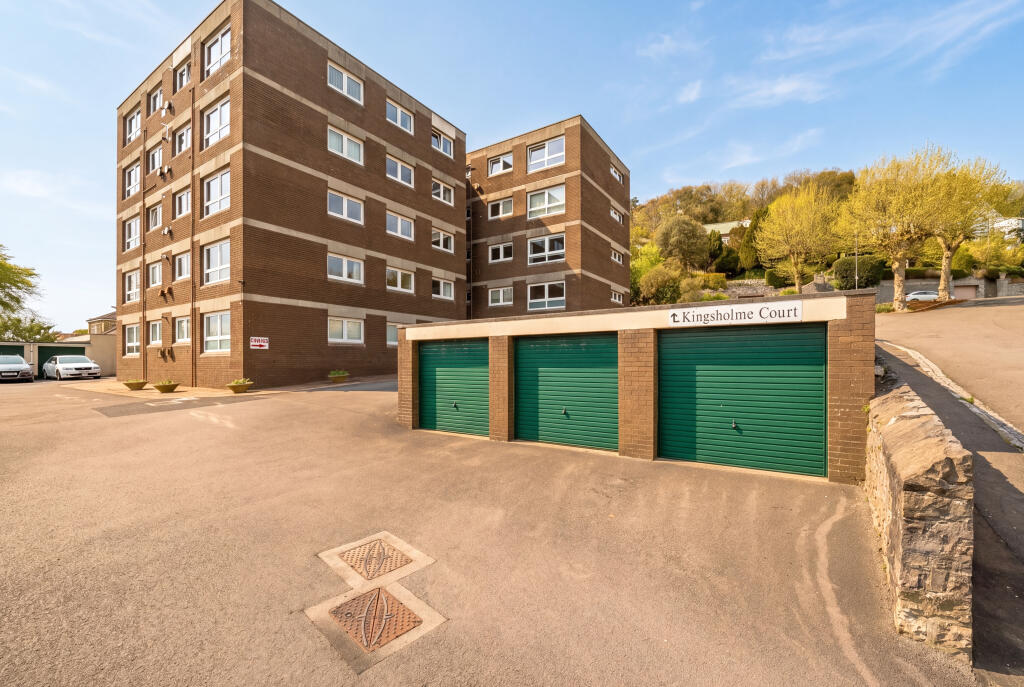 Apartment in Weston-super-Mare, Cliftonville - View 4