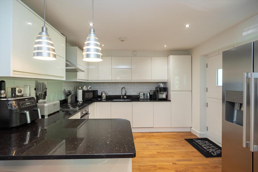 Heath Ridge Green, Cobham, Surrey, KT11 – pohled 5