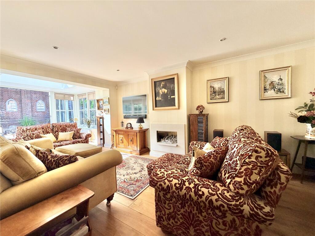 House in Lymington - View 5