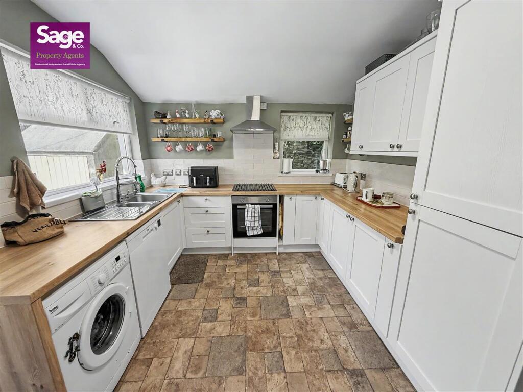 House in Newport, Abercarn - View 4