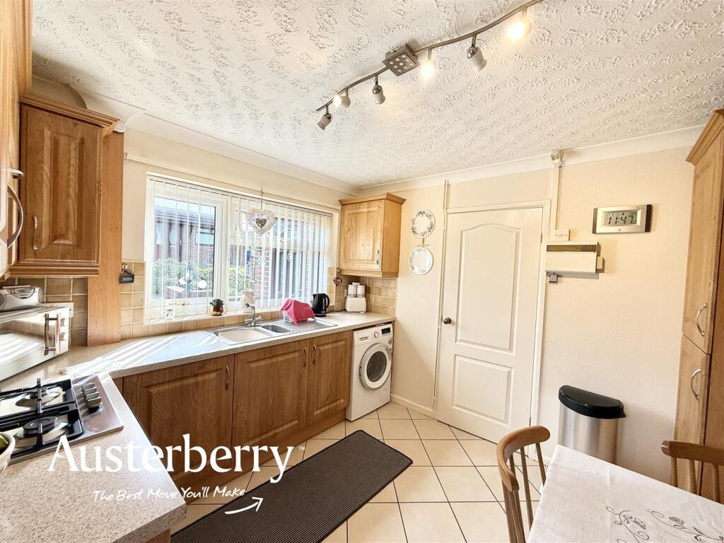 House in Stoke-on-Trent - More