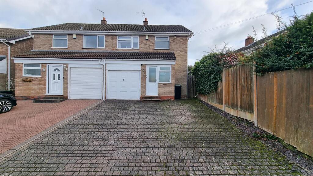 Main image of property: Pearmans Croft, Hollywood