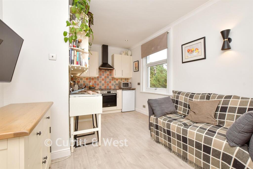 Apartment in Sutton - More