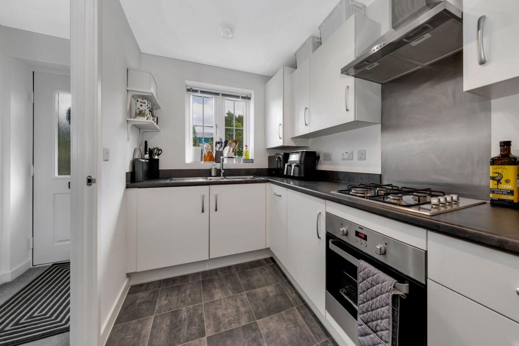 Roseacre Gardens, Warwick, CV34 photo 2