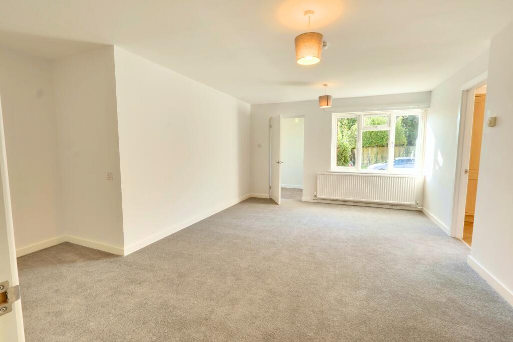 Jacobs Close, Clanfield photo 3