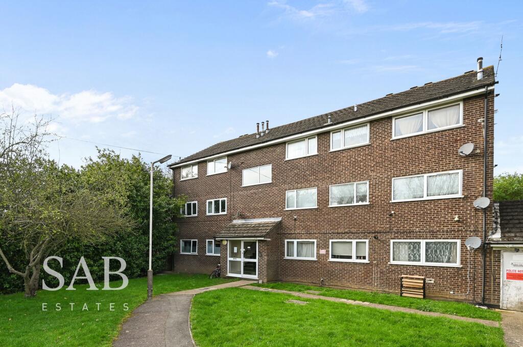 1-bed flat on Hazelmere Road, Northolt, UB5, £222,000