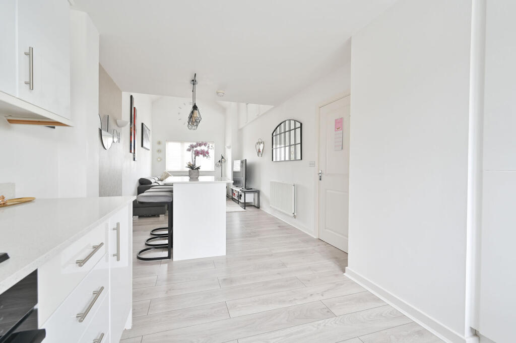 Apartment in Watford - More
