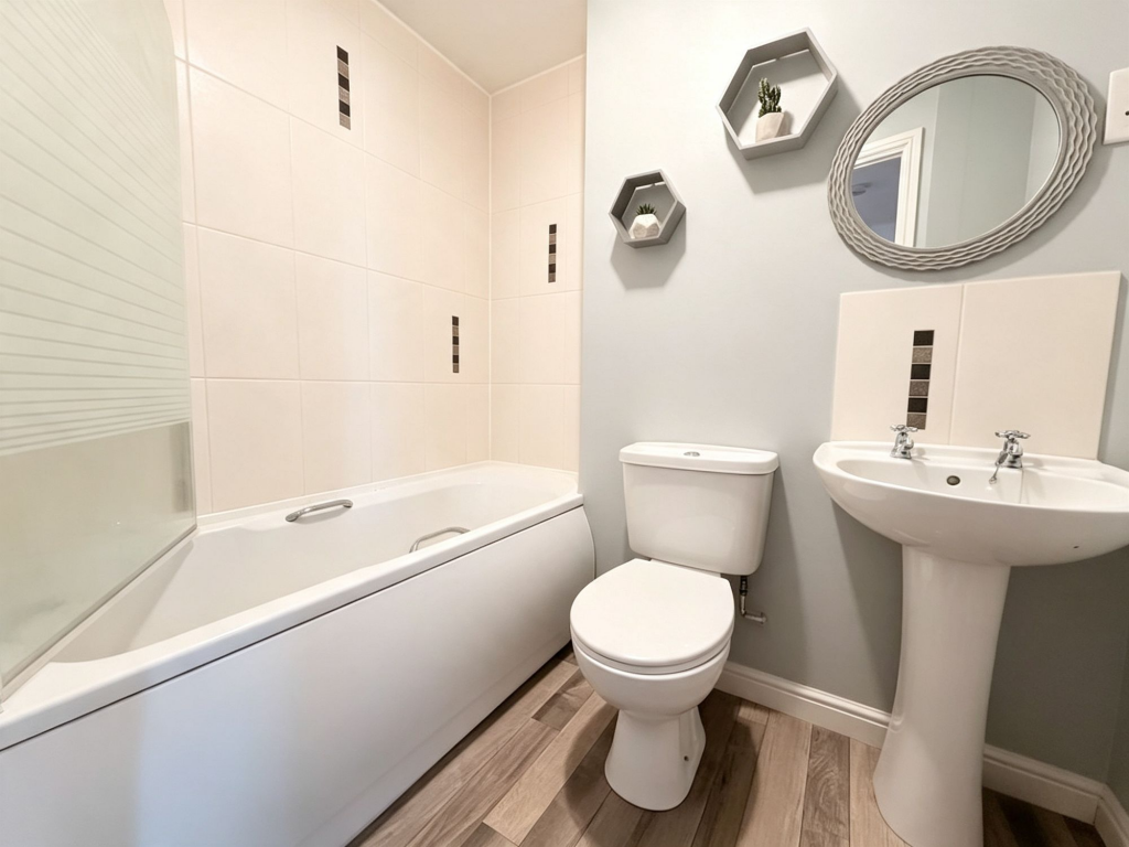 Apartment in Swindon, St. Andrews - More
