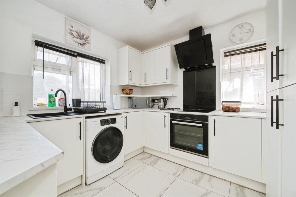 Apartment in Southampton - View 3