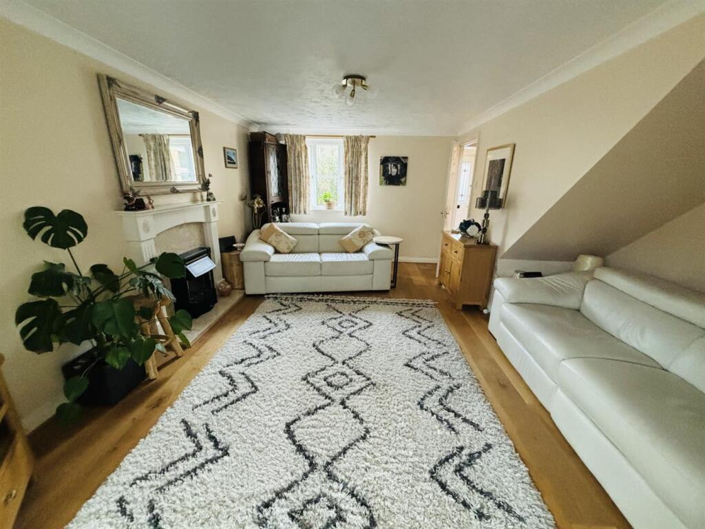 Pound Way, Southam photo 3