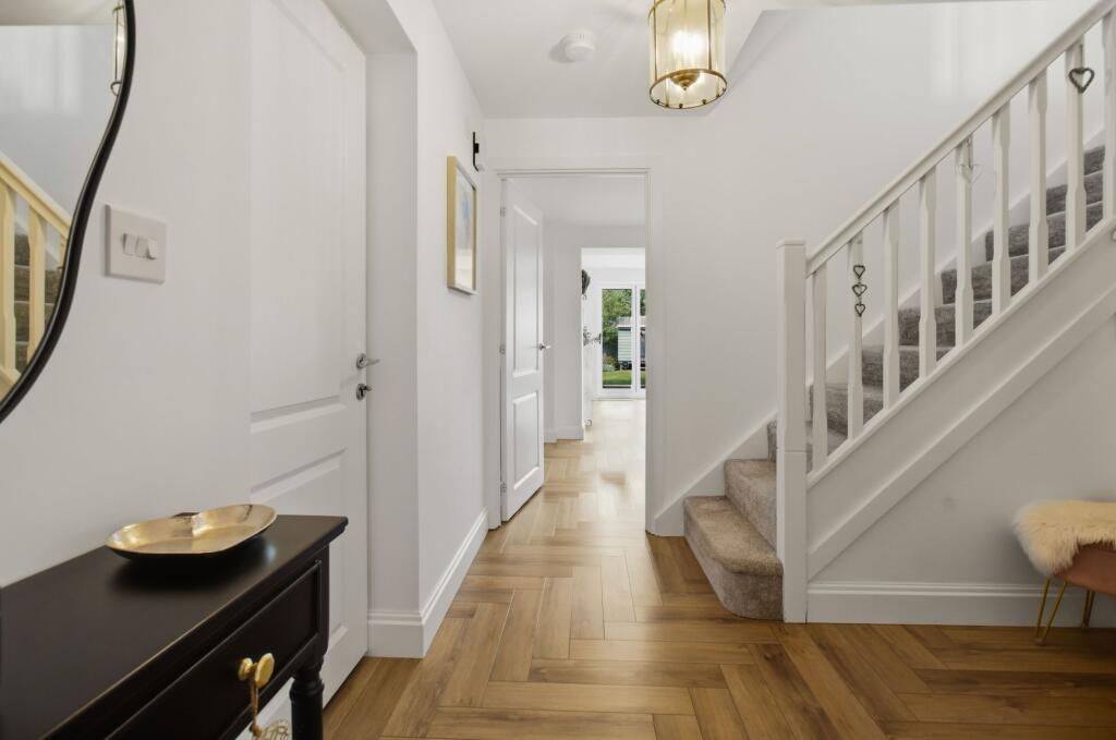 House in Worcester - View 5