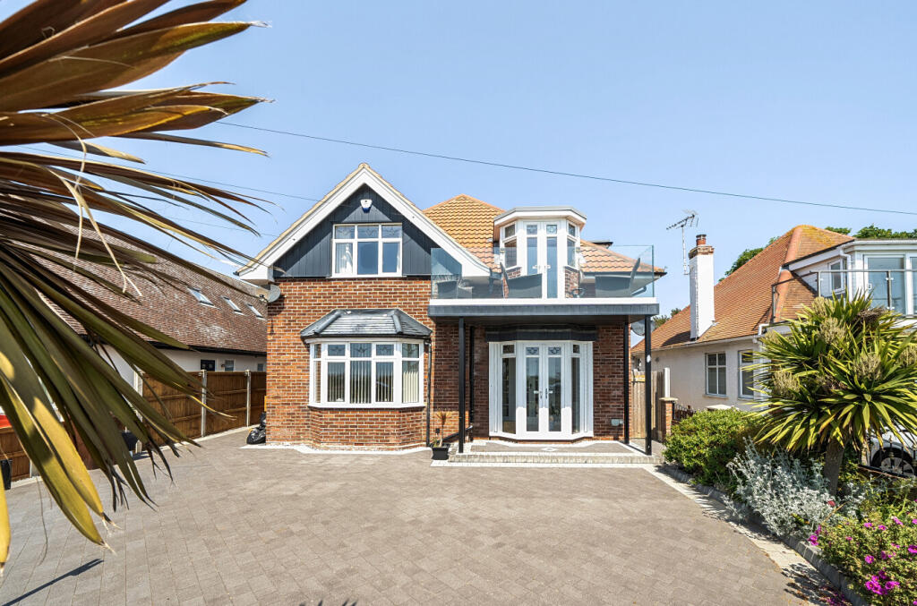 4-bed detached on Kings Parade, Holland-on-Sea, Clacton-on-Sea, £700,000