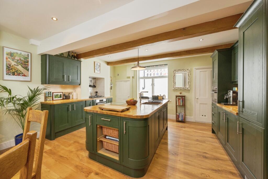 House in Tunbridge Wells, Kent - More