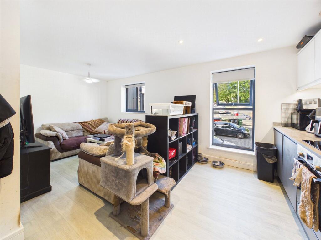 Apartment in Exeter - View 3