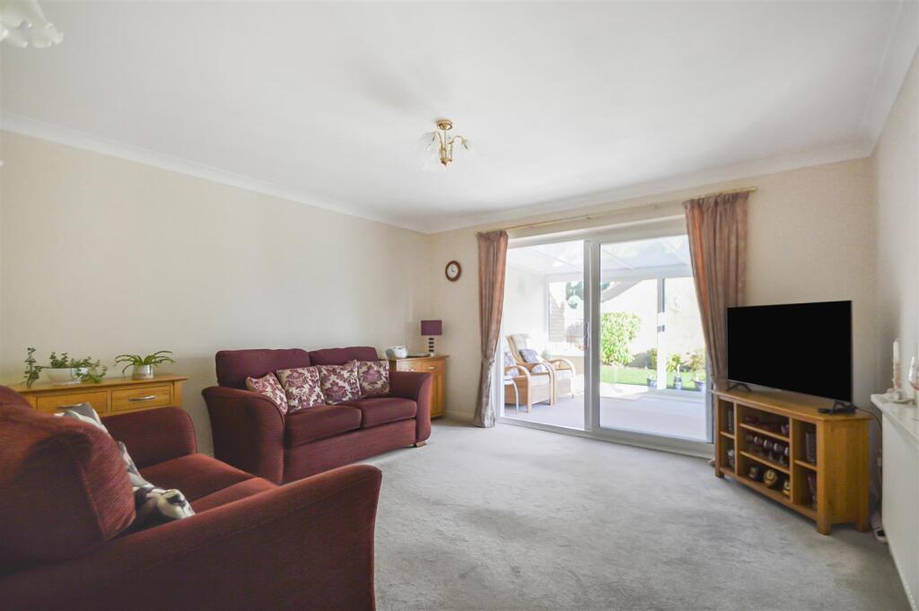 Lophams Close, Haverhill photo 2