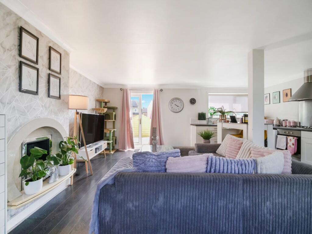 House in Paisley - More