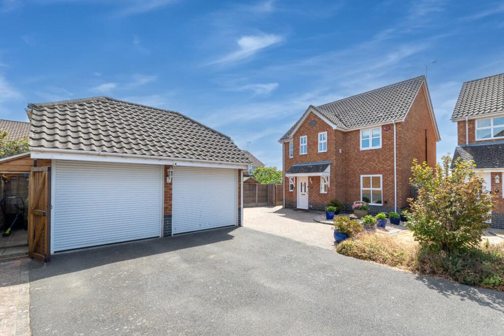 Main image of property: Lavender Close, Luton, Bedfordshire, LU2 7GD