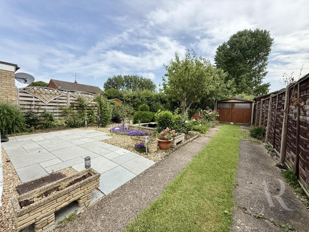 Carlton Close, Newport Pagnell photo 4