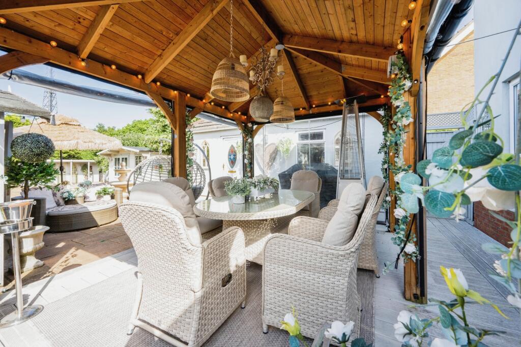 House in Streatley, Central Bedfordshire - View 4