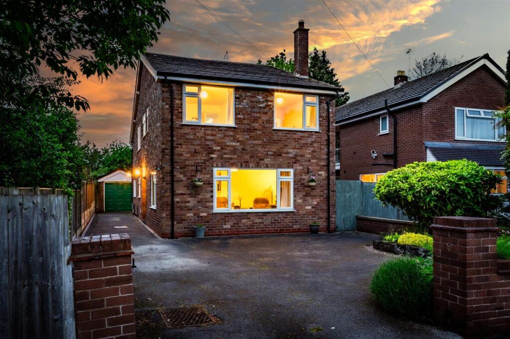 Main image of property: 6 Hartford Road, Davenham, Cheshire, CW9 8JA