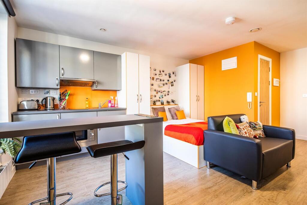 Studio flat for rent