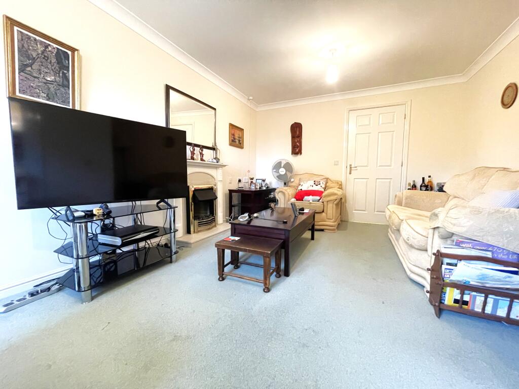 Davies Court, Metcalfe Drive, Romiley photo 3